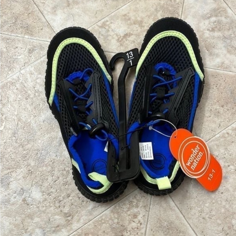 Boys Water shoes size 13/1